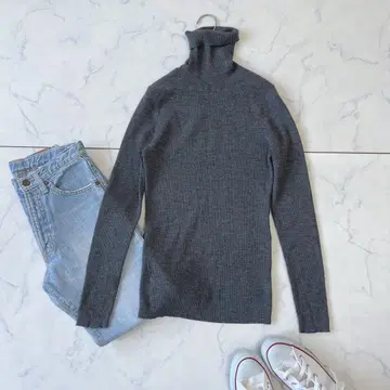 띠어리 럭스 하이넥 리브 니트 울 차콜 그레이 38