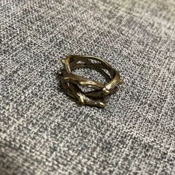 HYDE 2019 쿠로미사 BIRTHDAY 가시반지