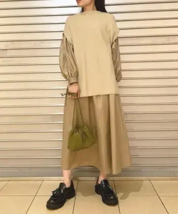 Mila Owen 니트 베스트 레이어드 포박 원피스 셋업