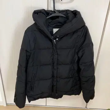 Discoat 블랙 다운 자켓 후드 부착
