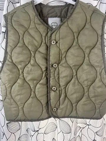 Re:room 퀼팅 베스트 올리브 그린