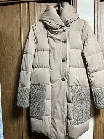 후드 부착 브라운 다운 자켓