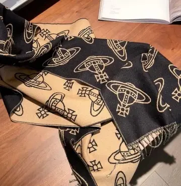 비비안 웨스트우드 머플러 베이지 새상품