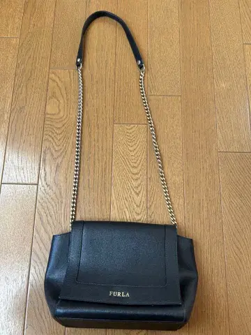 FURLA 블랙 가죽 숄더백