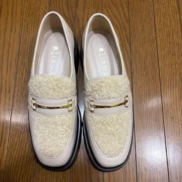 DIANA 통굽 로퍼 화이트