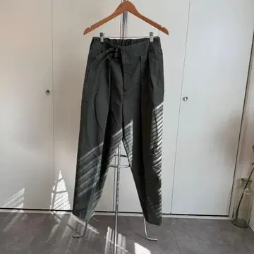 TOMORROWLAND 카키 투 턱 팬츠