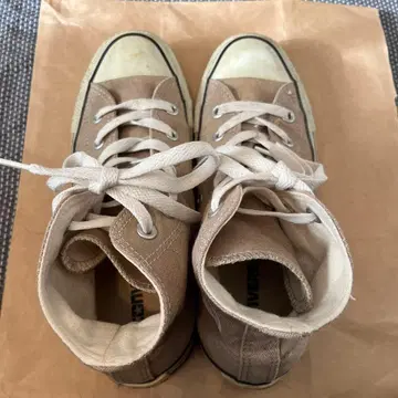 컨버스 하이컷 스니커즈 베이지