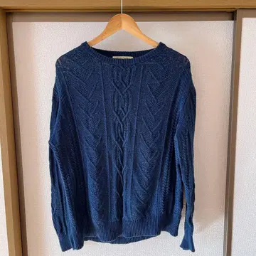 저널 스탠다드 네이비 케이블 니트 스웨터