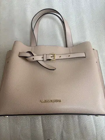 MICHAEL KORS 베이지 핸드백 에밀리아