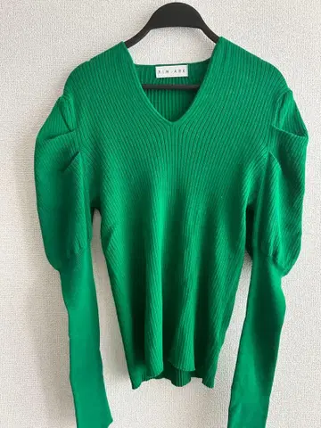 그린 V넥 니트 스웨터 퍼프 슬리브