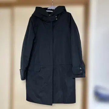 블랙 후드 부착 롱 코트