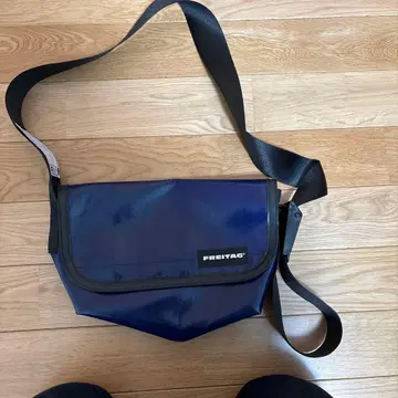 FREITAG 네이비 숄더백