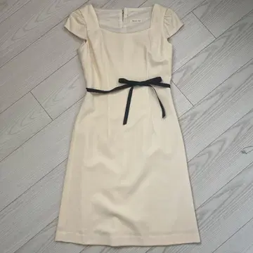 FRALINE 크림색 반팔 원피스