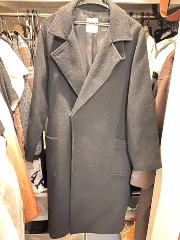 Lui's 블랙 체스터 코트