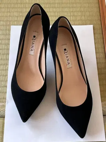 DIANA 스웨이드 펌프스 블랙 23cm