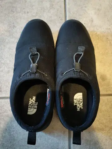 THE NORTH FACE 블랙 슬립온 슈즈