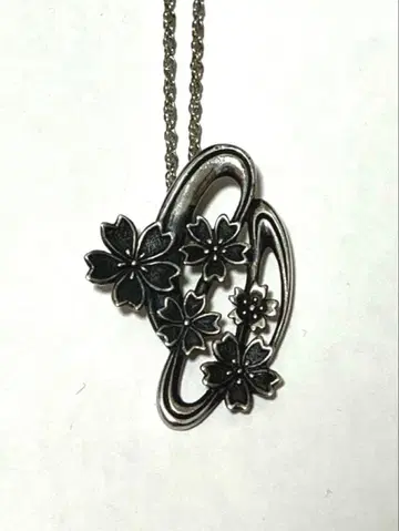 밤 벚꽃 모티브 실버 펜던트 탑 목걸이