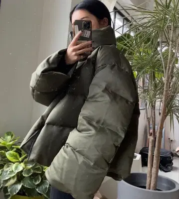 SUWDEE 카키 볼륨 다운 자켓