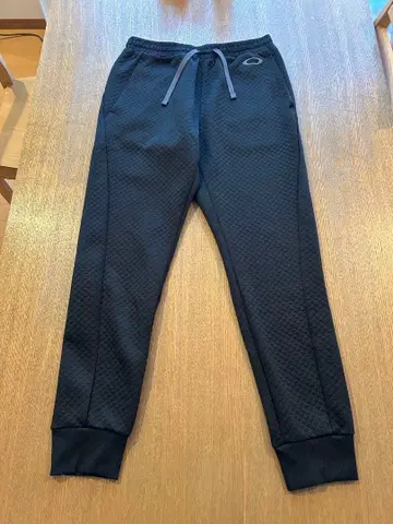 Oakley 블랙 팬츠 퀼팅 디자인 새상품급