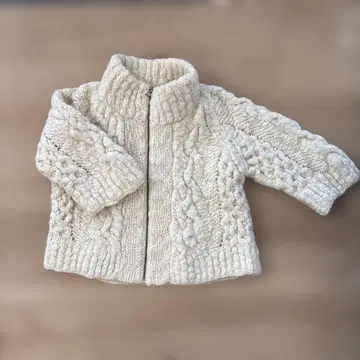 BACCA 아이보리 케이블 니트 스웨터