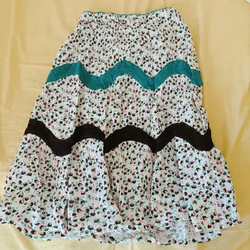 일본제 츠모리치사토 꽃무늬 스커트