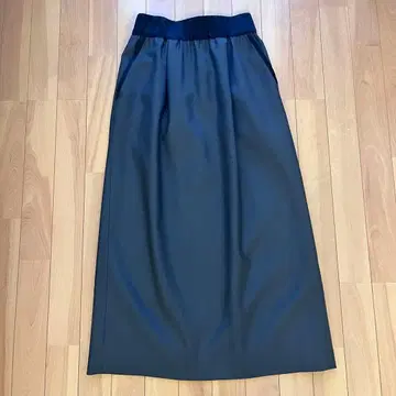 EUCLAID 다크 그레이 스커트