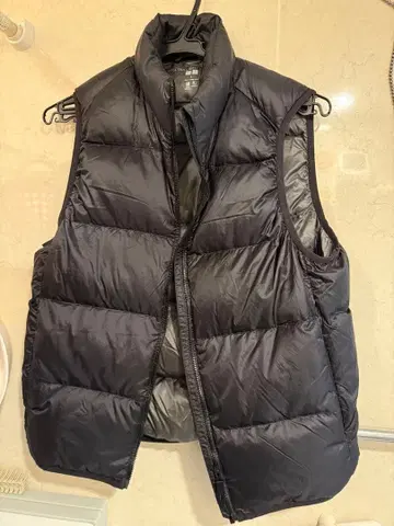 유니클로 울트라 라이트 다운 다운 베스트 S 사이즈