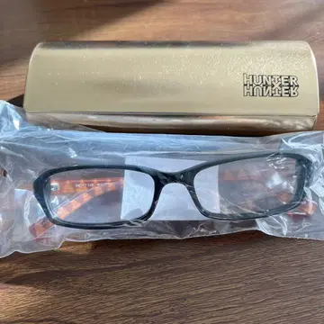 HUNTER x HUNTER 블랙 프레임 안경