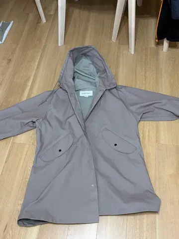 Calvin Klein 후드 부착 그레이 자켓