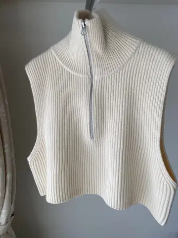 TODAYFUL 하프 지퍼 니트 베스트