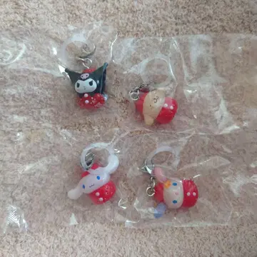 산리오 딸기 메지루시 액세서리 4개 세트