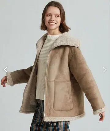 [ TOMORROWLAND ] MACPHEE 무스탕 코트