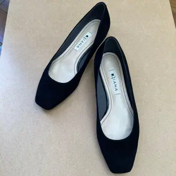 DIANA 블랙 스퀘어토 펌프스