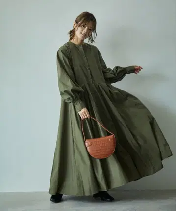 볼륨 슬리브 서큘러 플레어 롱 기장 원피스