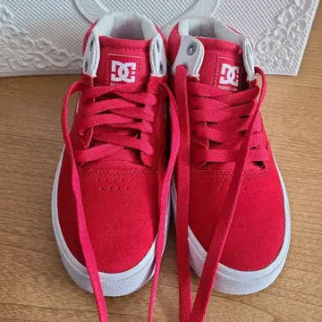 미사용 새상품 [ DC 스니커즈 ] 23.0cm 빨간색 레드 신발