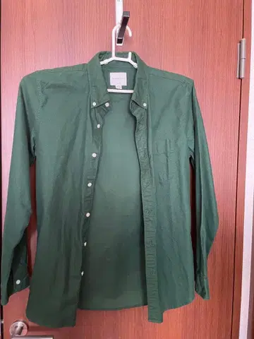 그린 컬러 버튼 셔츠 코튼