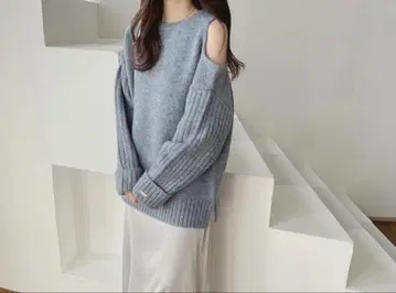 Ogure. 오프숄더 니트 스카이블루