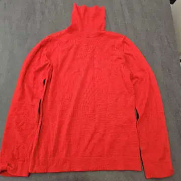 빨간색 터틀넥 스웨터 사이즈 2
