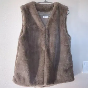 컨디션 최상 FENICE 페니체 퍼 베스트 40 브라운 빅 루즈