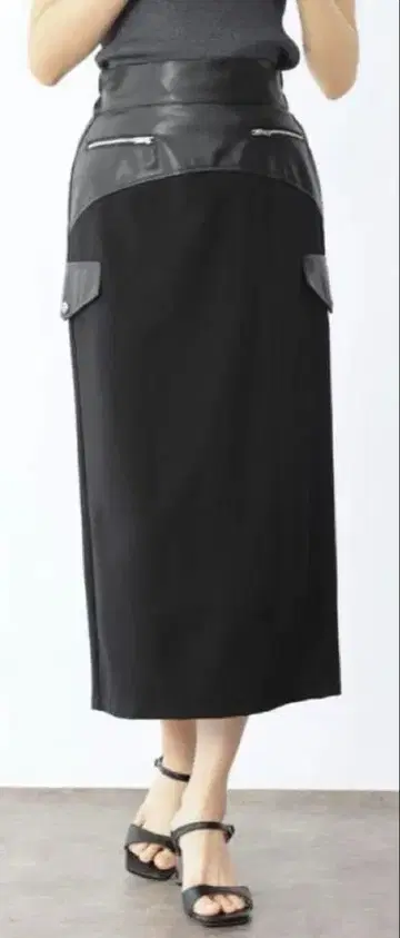 FENNEL (페넬) / 에코 가죽 절개 내로우 스커트