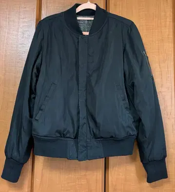 하이픈월드 갤러리 자켓 블랙 체크 무늬