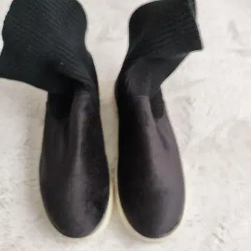 블랙 니트 삭스 스타일 부츠