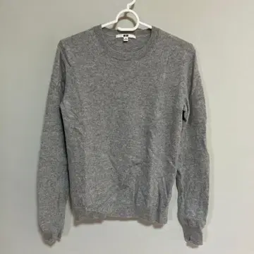 새상품급 UNIQLO 캐시미어 100% 스웨터 M