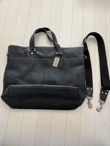 블랙 가죽 숄더백