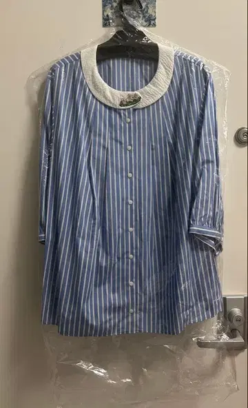 미사용 새상품 yukiemon 5부 기장 블라우스 프리미에르