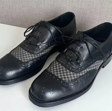 블랙 레더 윙팁 드레스 슈즈