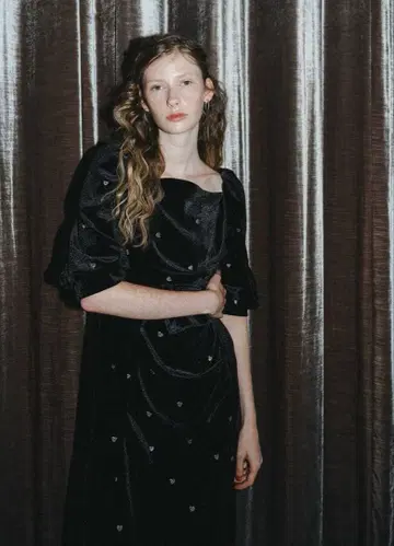 et.UNiVER 스위트하트 벨루어 드레스