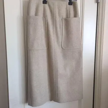 Spick & Span 베이지 타이트 스커트