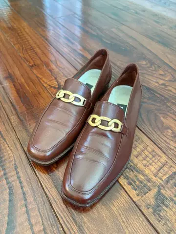 BALLY 브라운 가죽 로퍼