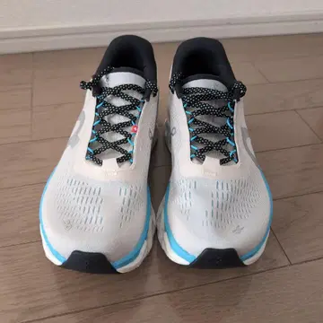 On 러닝화 화이트/블루